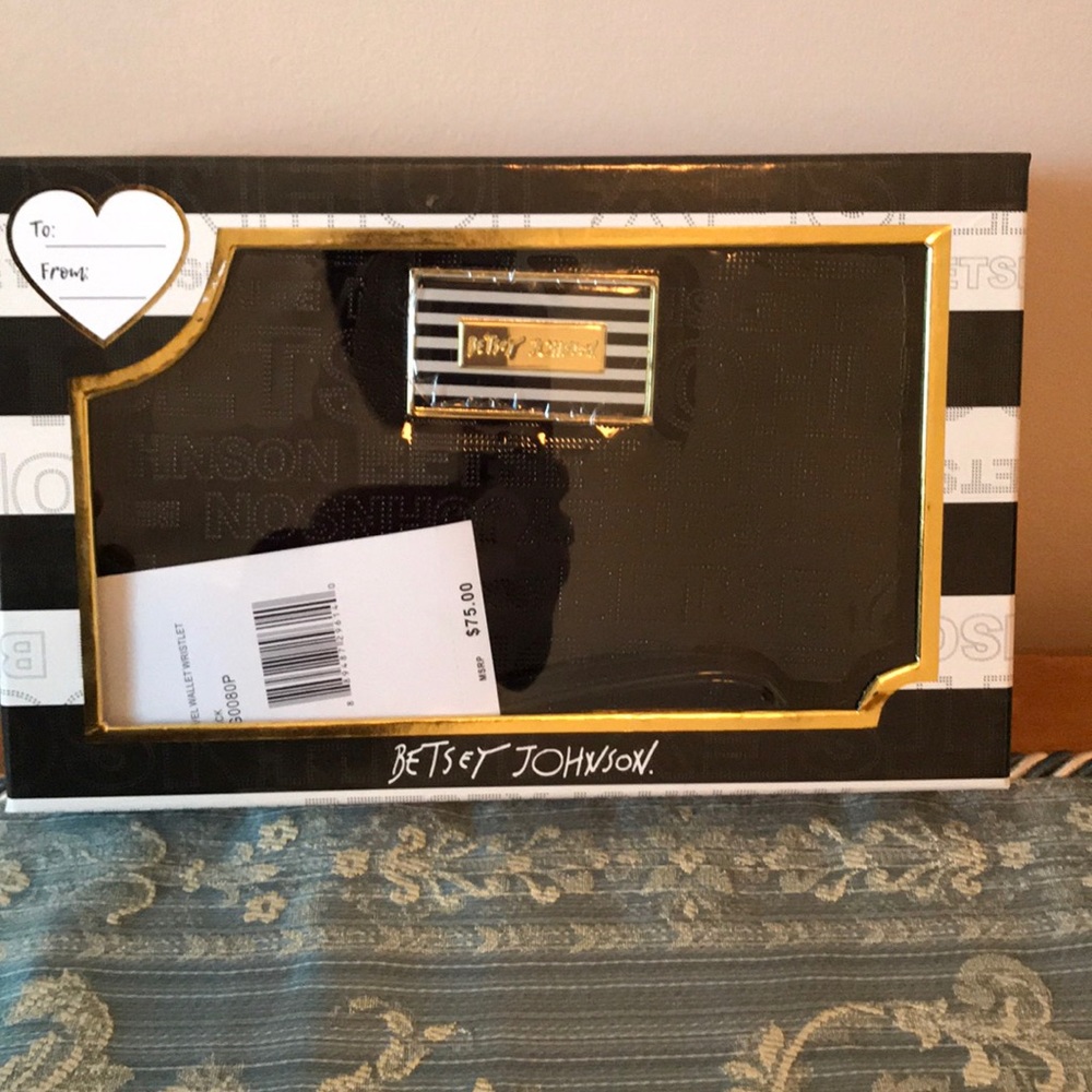 New with Tag  --  BETSEY JOHNSON TRAVEL WALLET WRISTLET BLACK